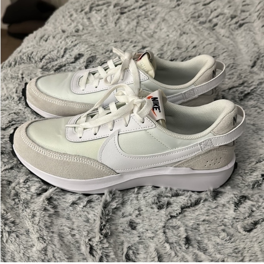 Women's Nike Waffle Debut